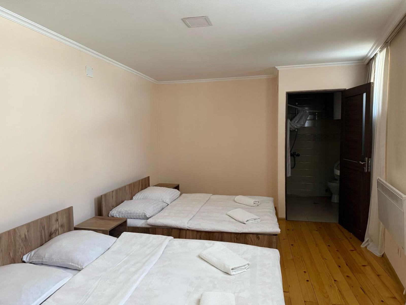 Eka'S Guest House Mestia Zewnętrze zdjęcie